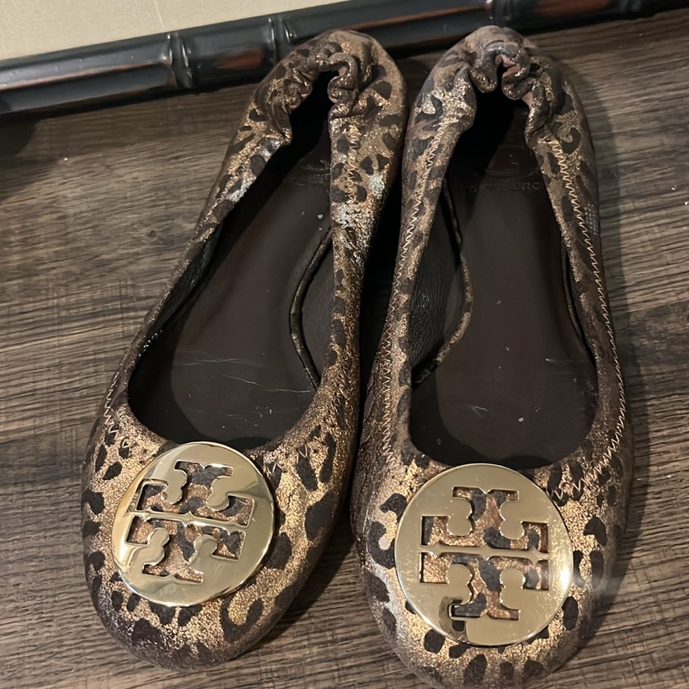 Tory Burch Reva Leopard Ballet Animal Print Flats Gold Logo sz US5.5M EUC